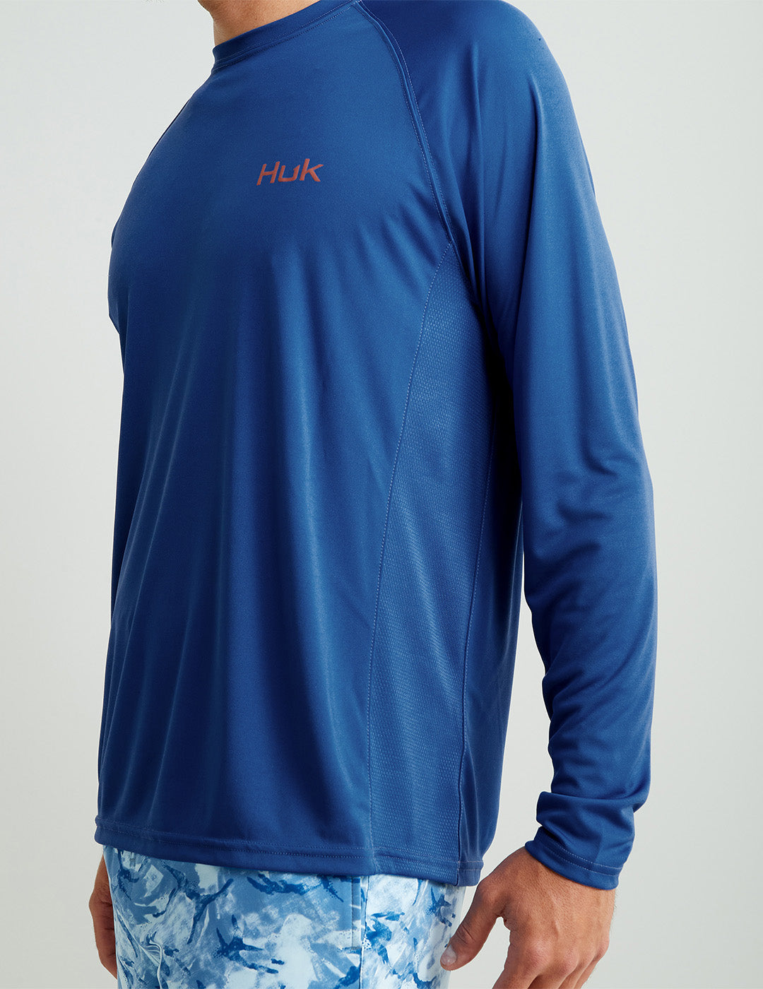 Huk KC Flag Fish Pursuit Performance Crew - Set Sail