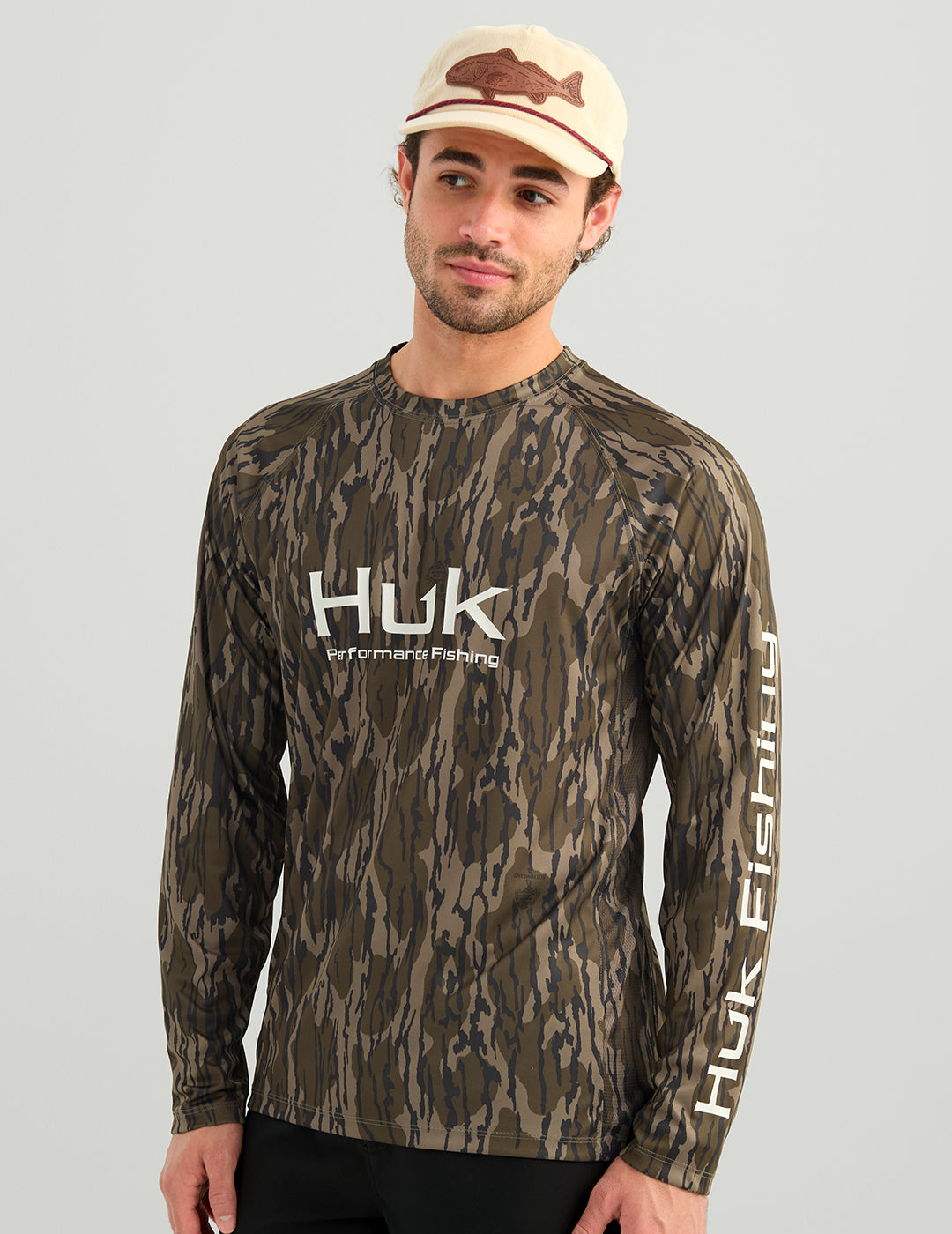 Huk Mossy Oak Pursuit Performance Crew - Mossy Oak Bottomland