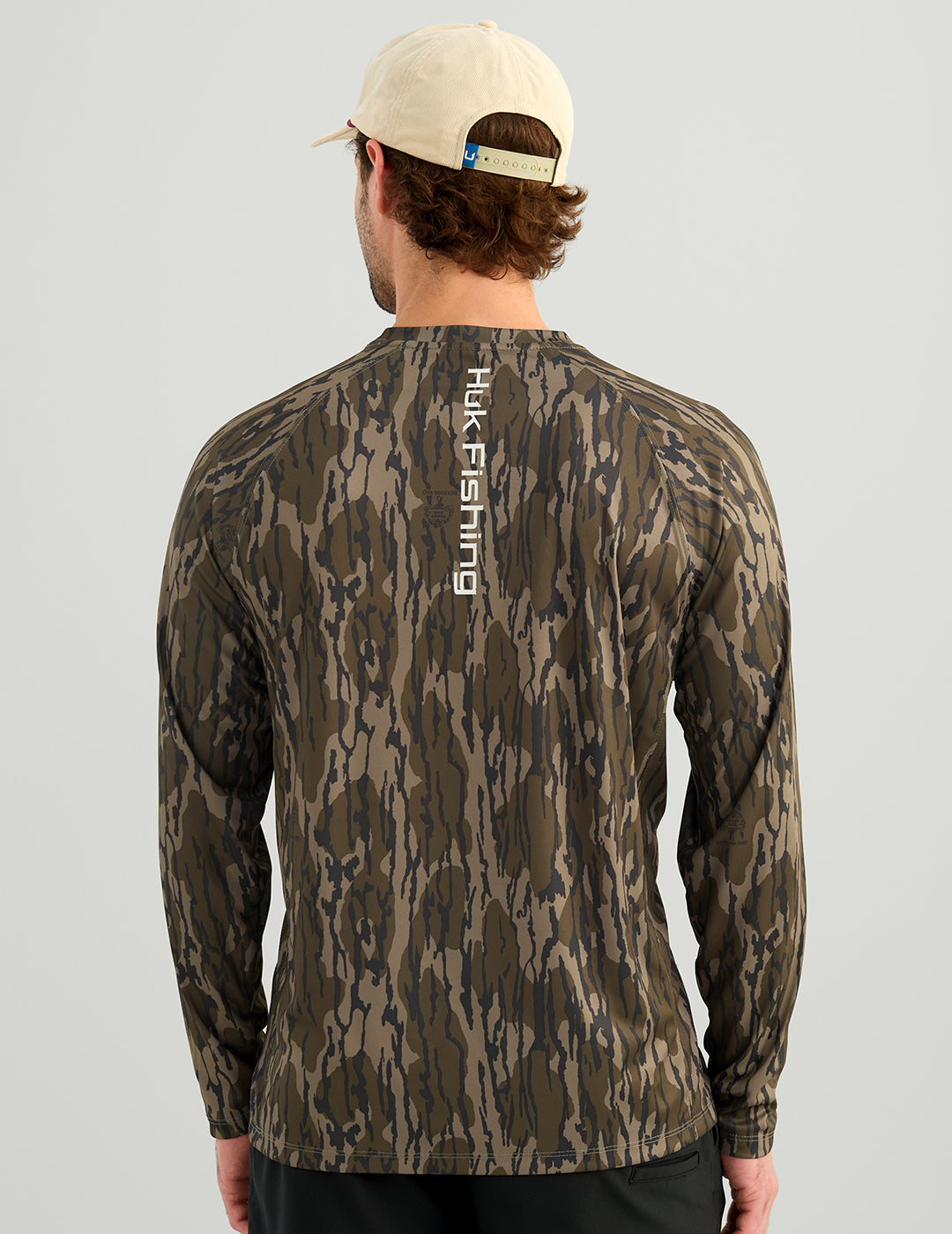 Huk Mossy Oak Pursuit Performance Crew - Mossy Oak Bottomland