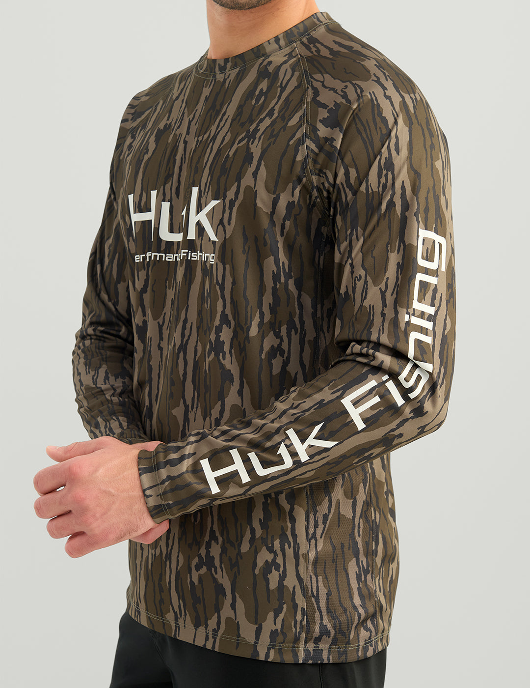 Huk Mossy Oak Pursuit Performance Crew - Mossy Oak Bottomland