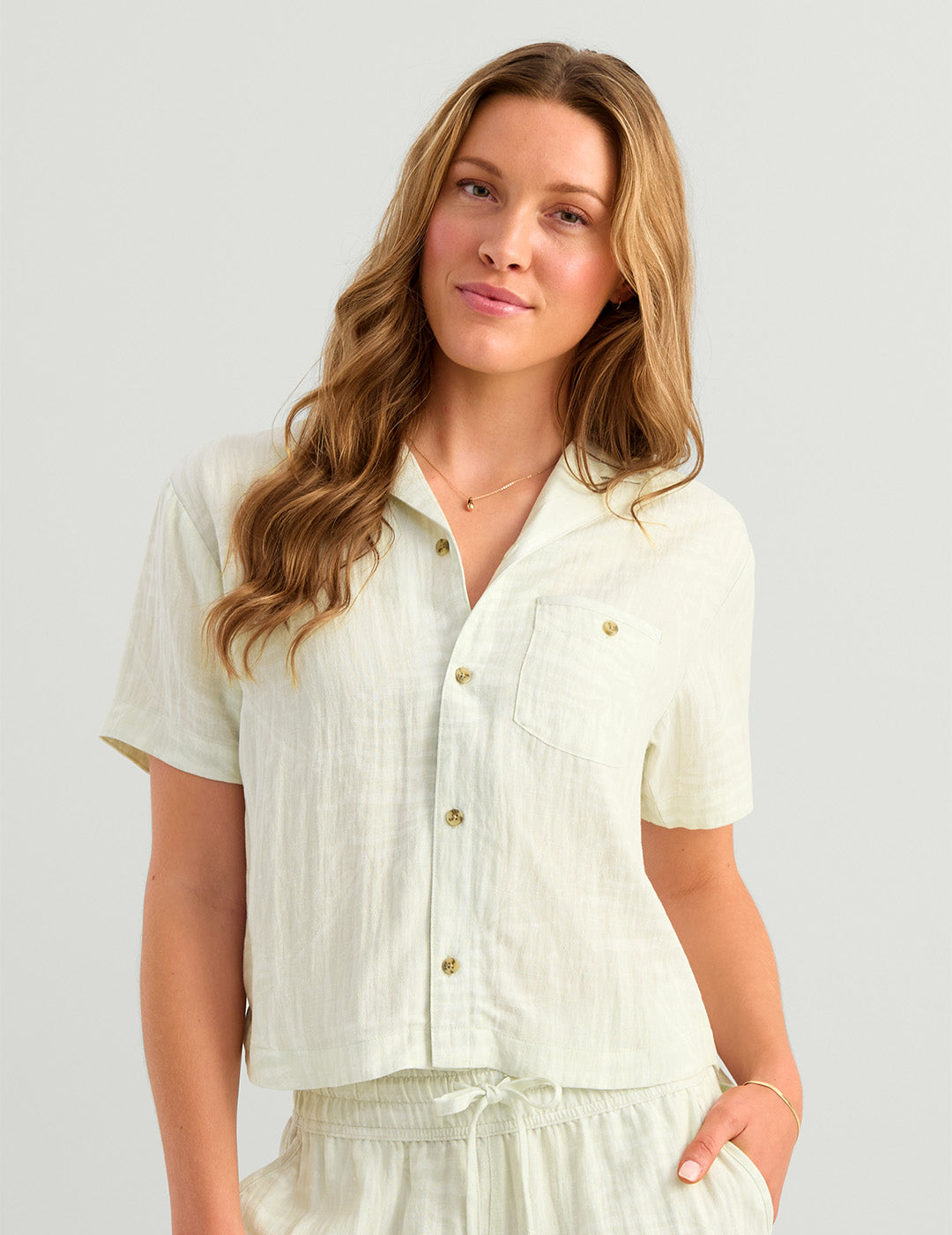 Huk Women Breezeway Camp Shirt - Silver Birch Palm
