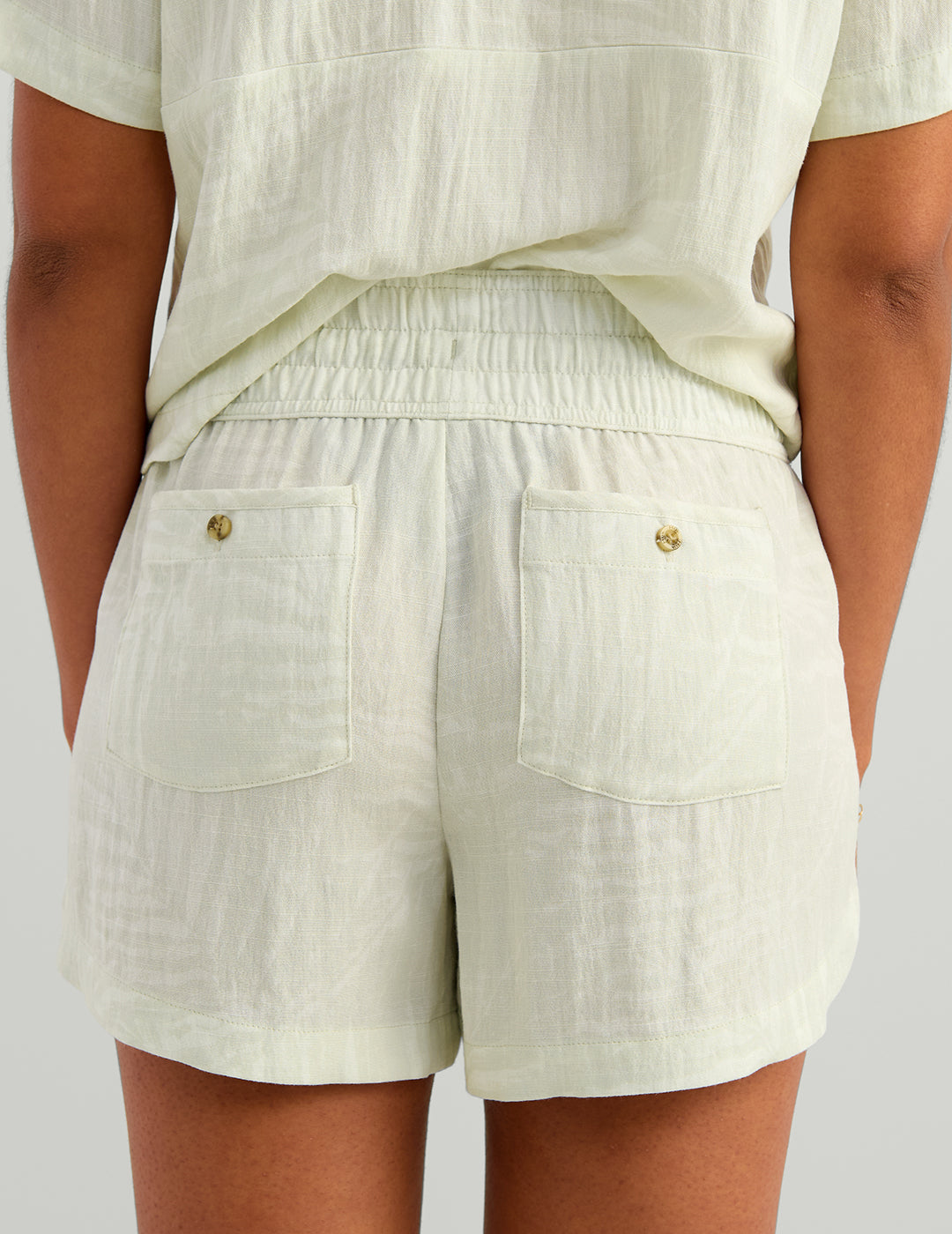 Huk Womens Breezeway Short - Silver Birch Palm