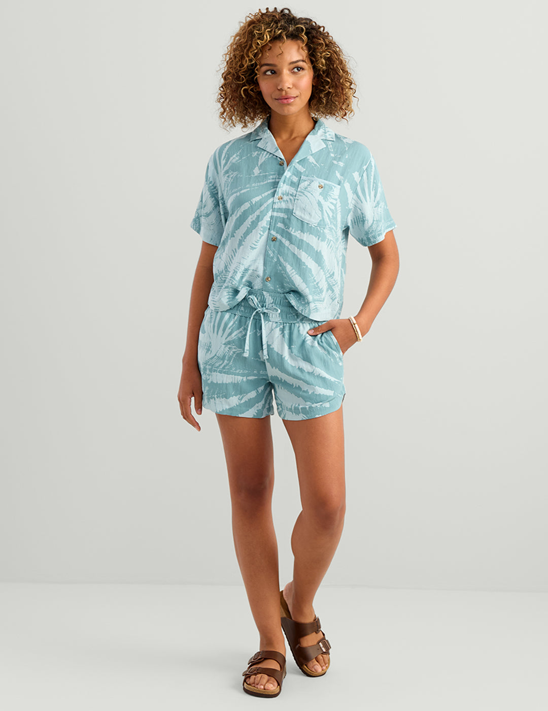 Huk Womens Breezeway Short - Heron Blue Conch Shell