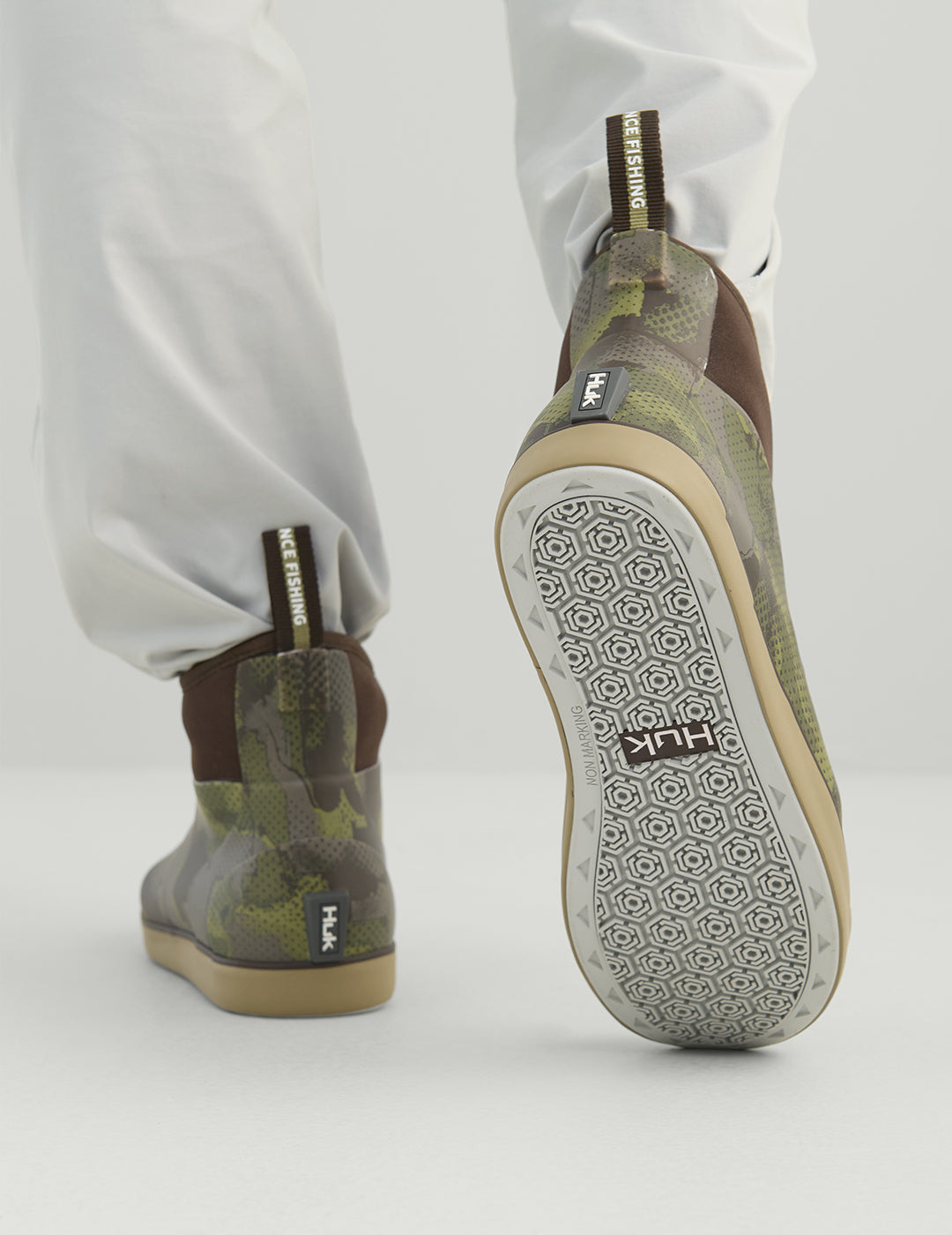 Huk KC Print Rogue Wave Boots - Grove Green Tideloom Camo